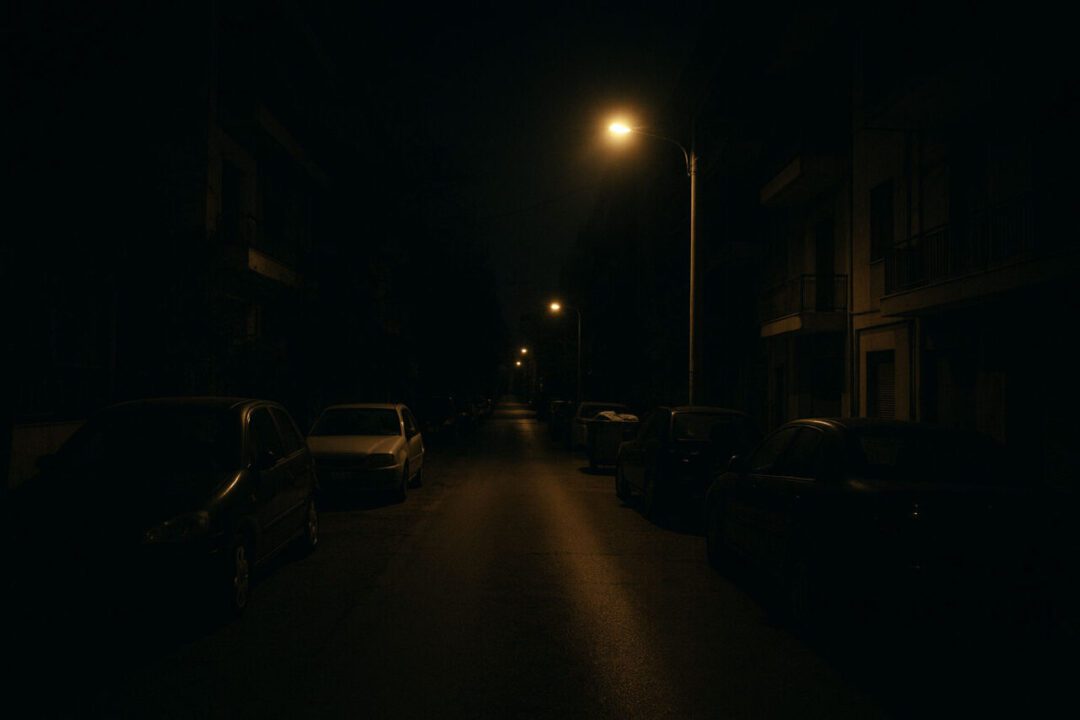 Parkareis sto Zografou? Kalitera agorase karavani.